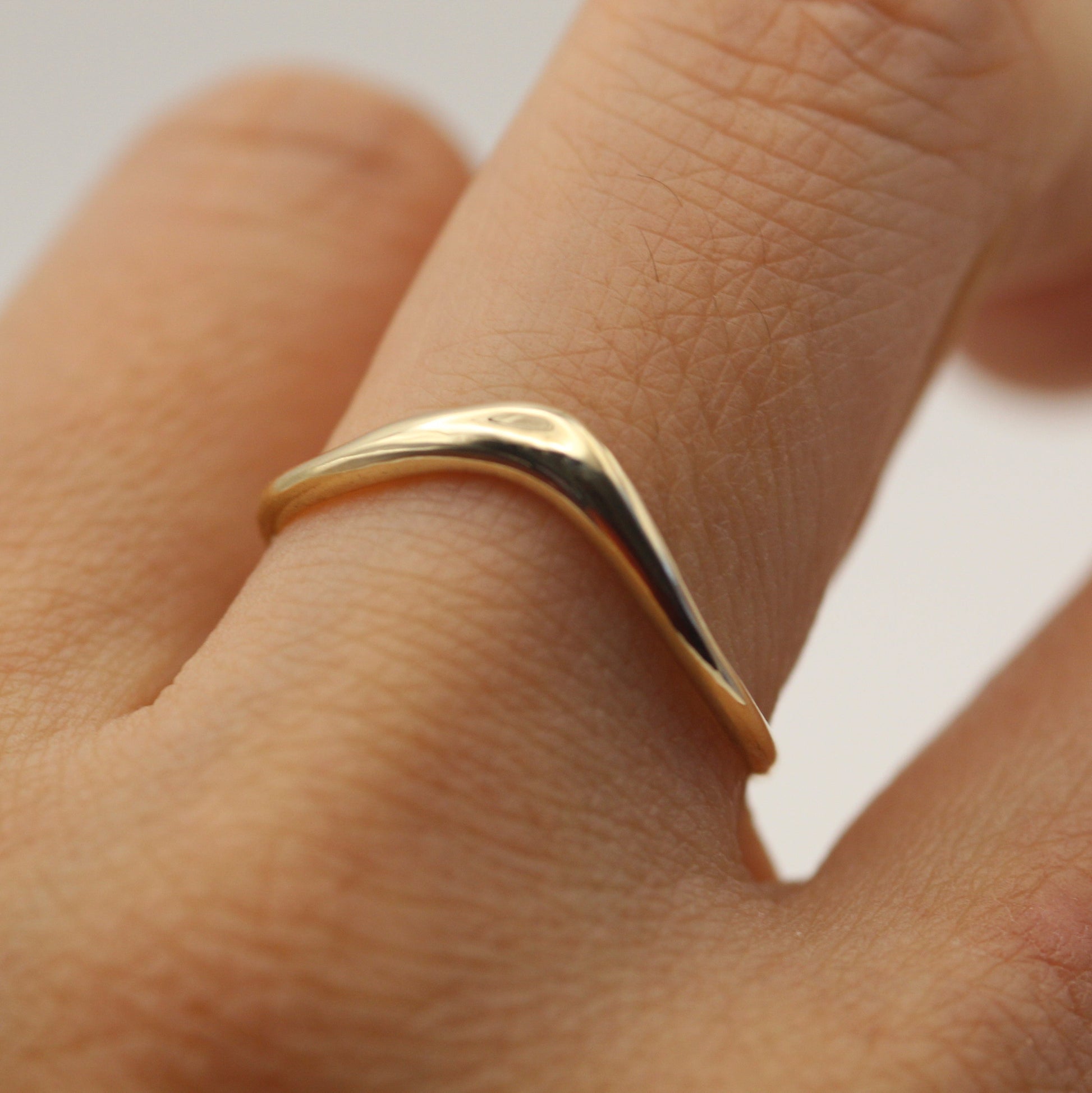 14K Soft Curve Yellow Gold Ring