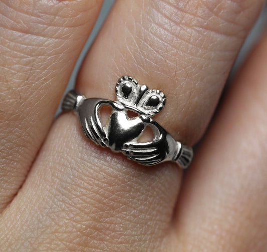 Platinum Claddagh Ring