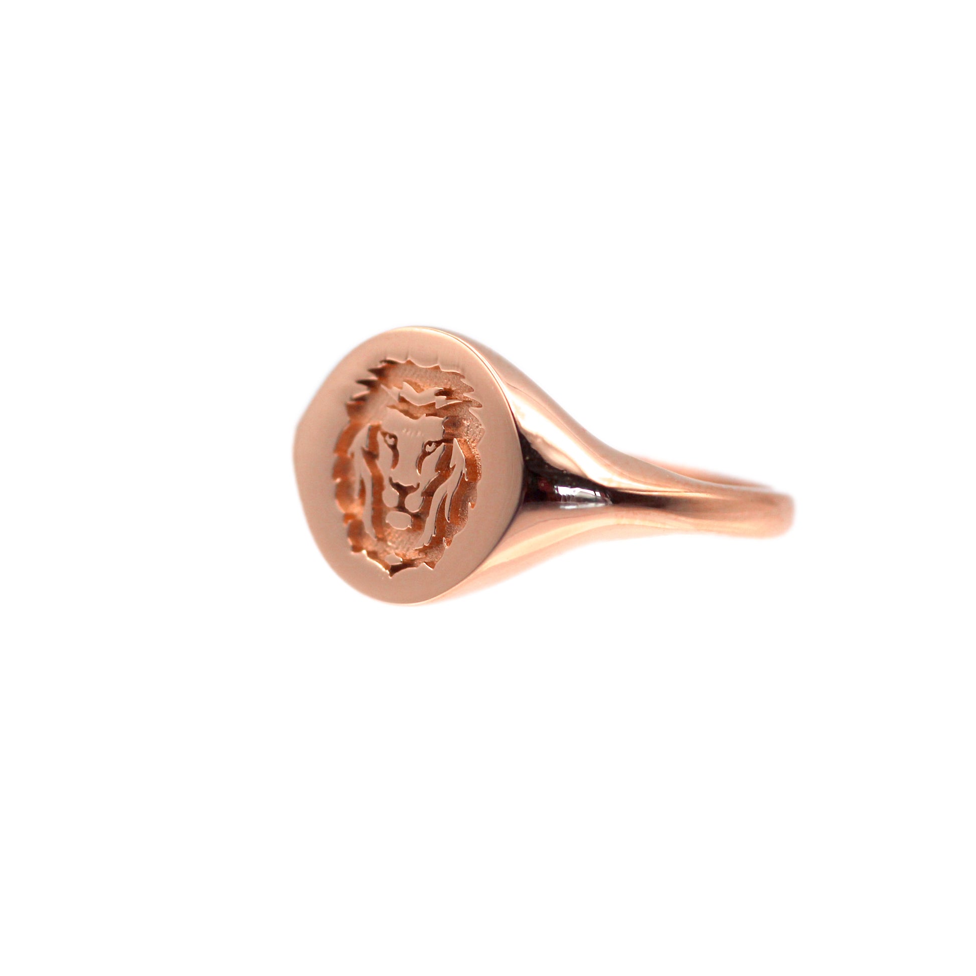 18k Lion Signet Gold Ring.