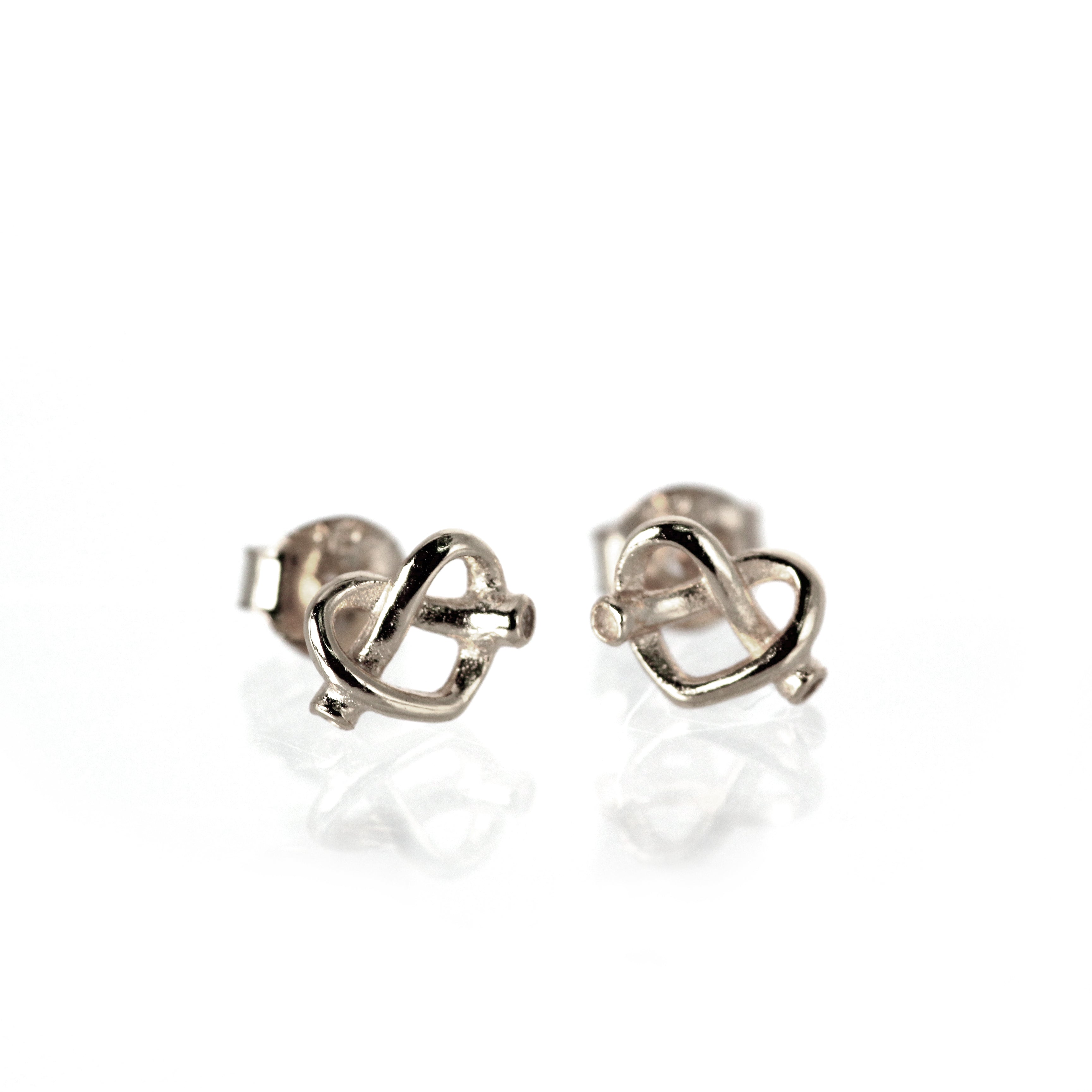 14k Heart Pretzel Earrings – VicStone.NYC