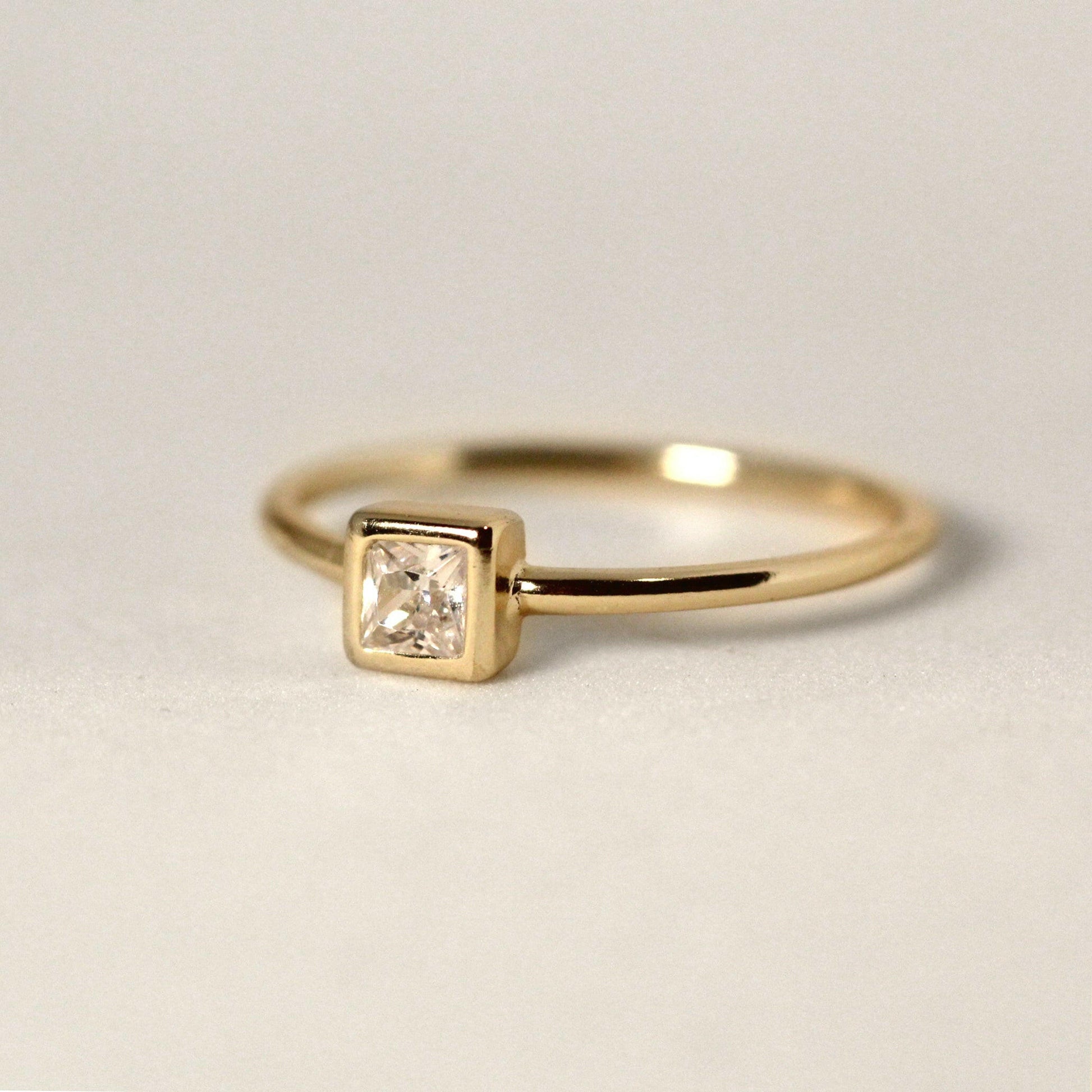 Princess Cut Diamond Engagement Ring in 14k Gold.