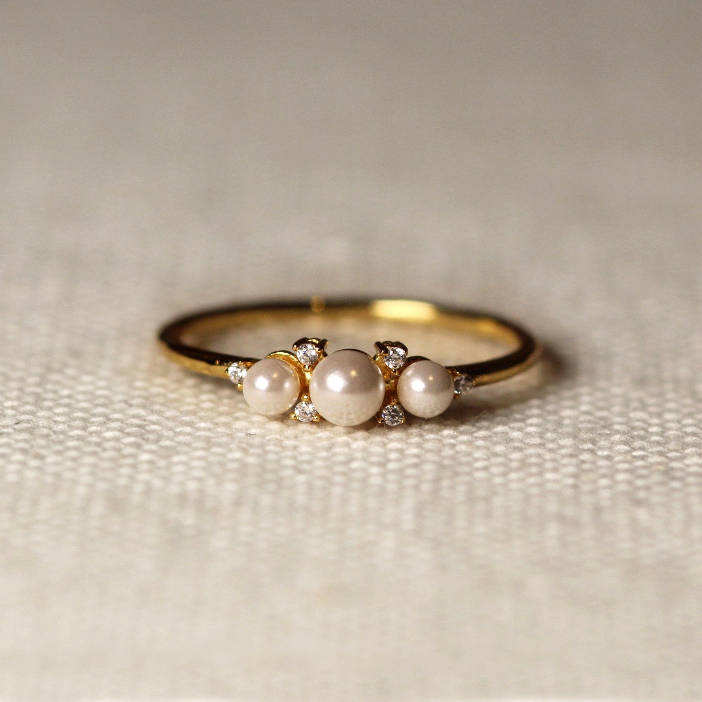 14k Gold Pearl Diamond Ring.