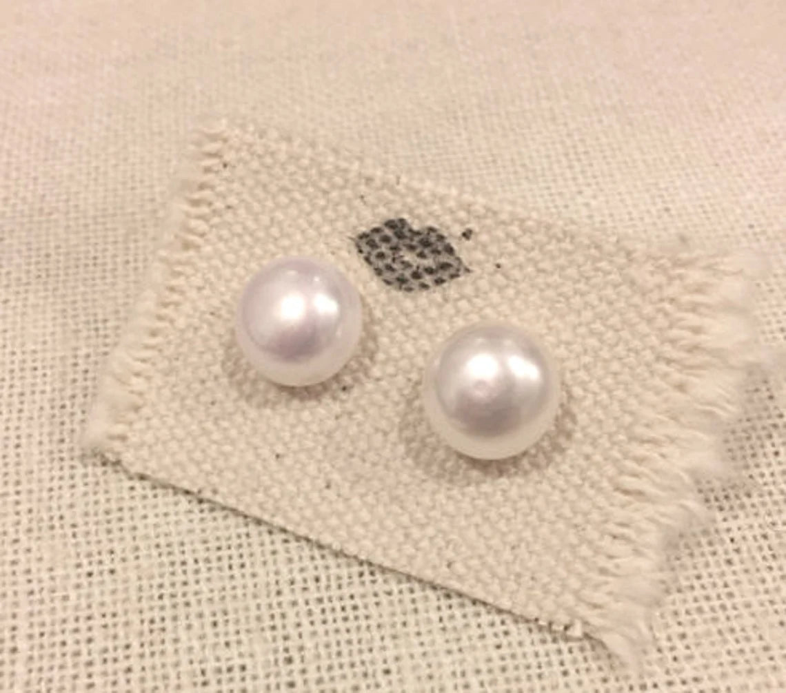 14k Gold 8mm Pearl Earrings.