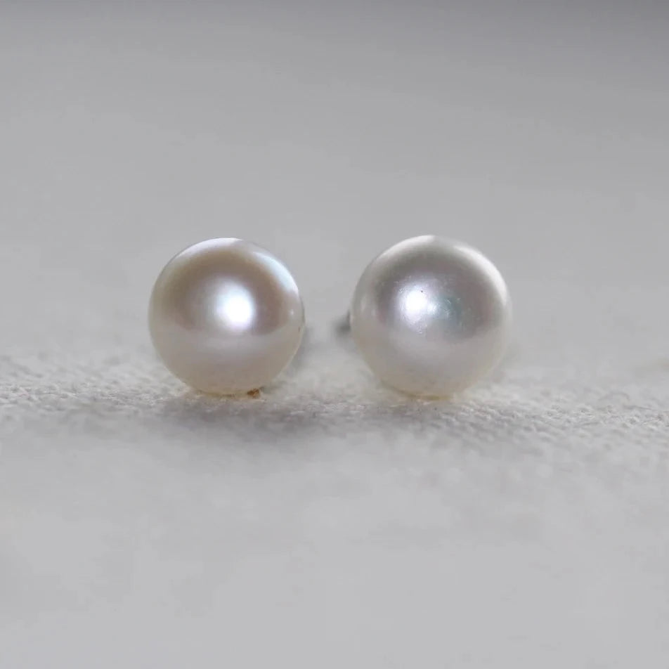 14k Gold 8mm Pearl Earrings.