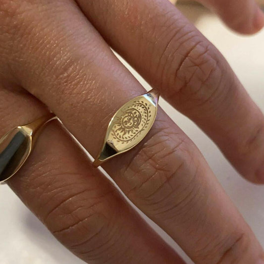 Sun and Moon Engraving Signet Ring.